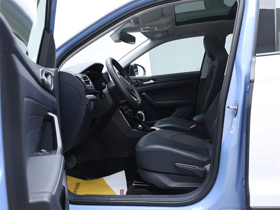 Volkswagen Tharu 2024 immagine di auto #11