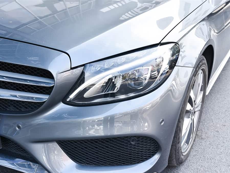 Mercedes-Benz C Class 2018 car image #11