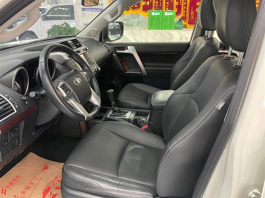 Toyota Land Cruiser Prado 2017 car image #11