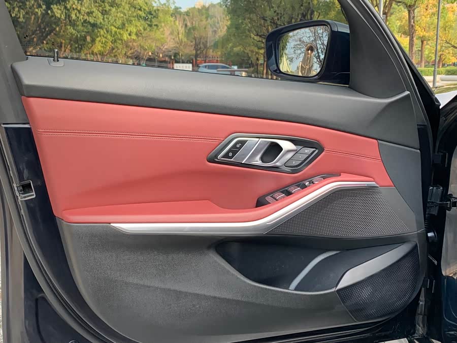 BMW i3 2023 car image #11