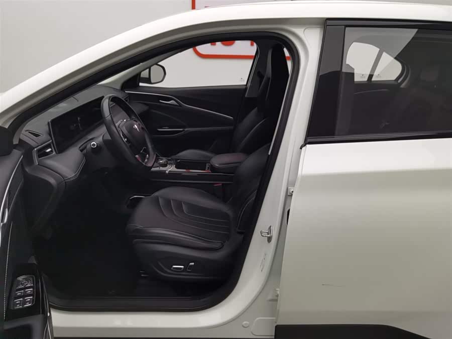 哪吒汽车 哪吒U 2021 汽车图片 #11