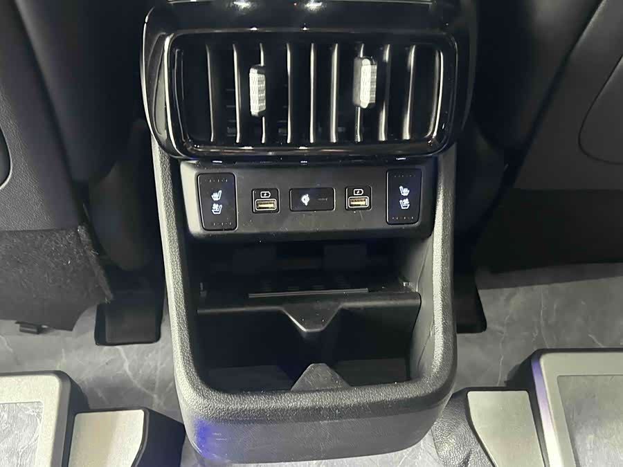 Hyundai Custo 2024 car image #11