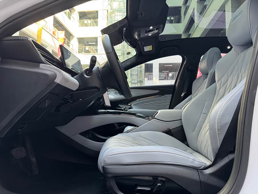 BYD Seal 2023 immagine di auto #11