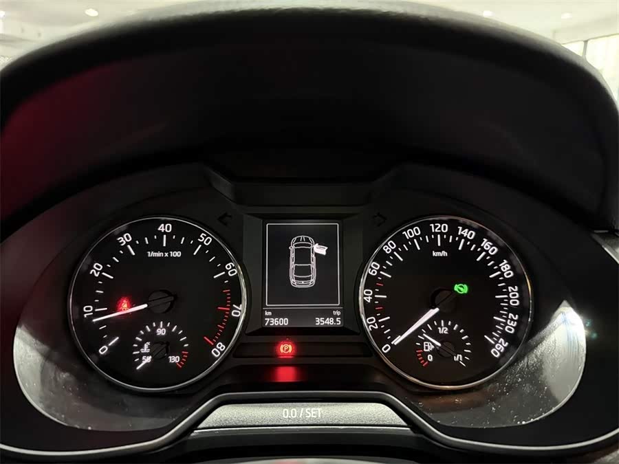 Skoda Octavia 2017 car image #11