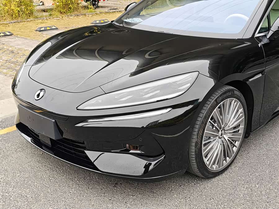 Denza Z9 2024 #11 Denza Z9 2024 car image #11