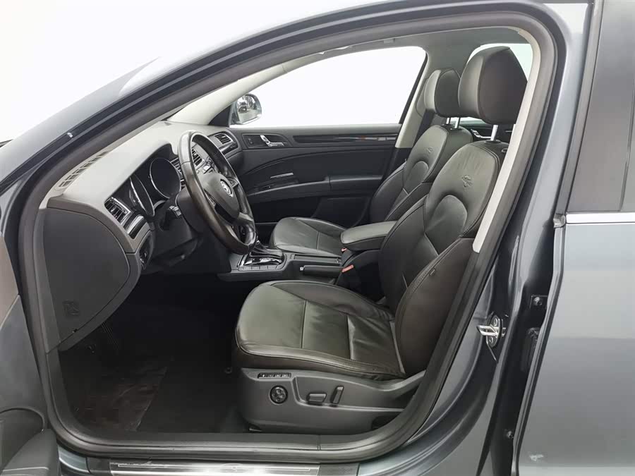 Skoda Superb Combi 2014 immagine di auto #11