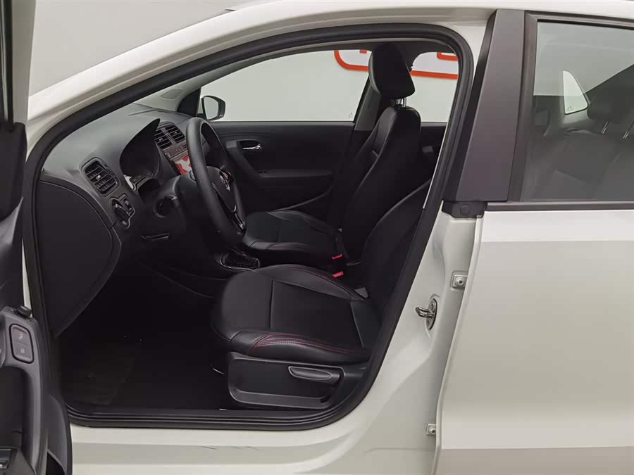 Volkswagen Polo 2018 immagine di auto #11