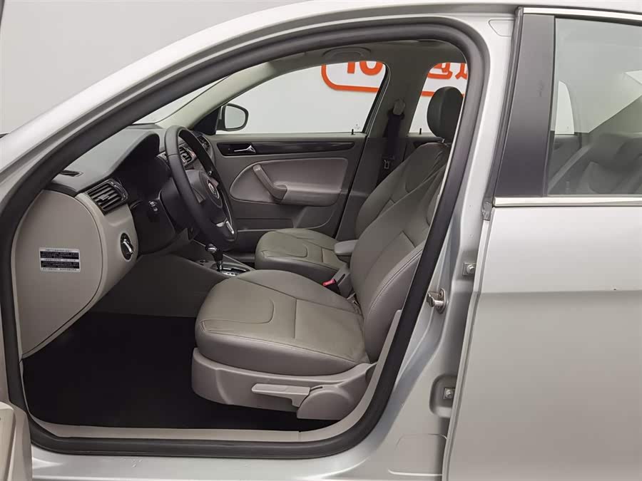 Volkswagen Bora 2012 immagine di auto #11