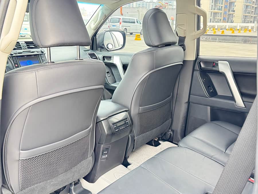 Toyota Land Cruiser Prado 2016 #11 Toyota Land Cruiser Prado 2016 car image #11