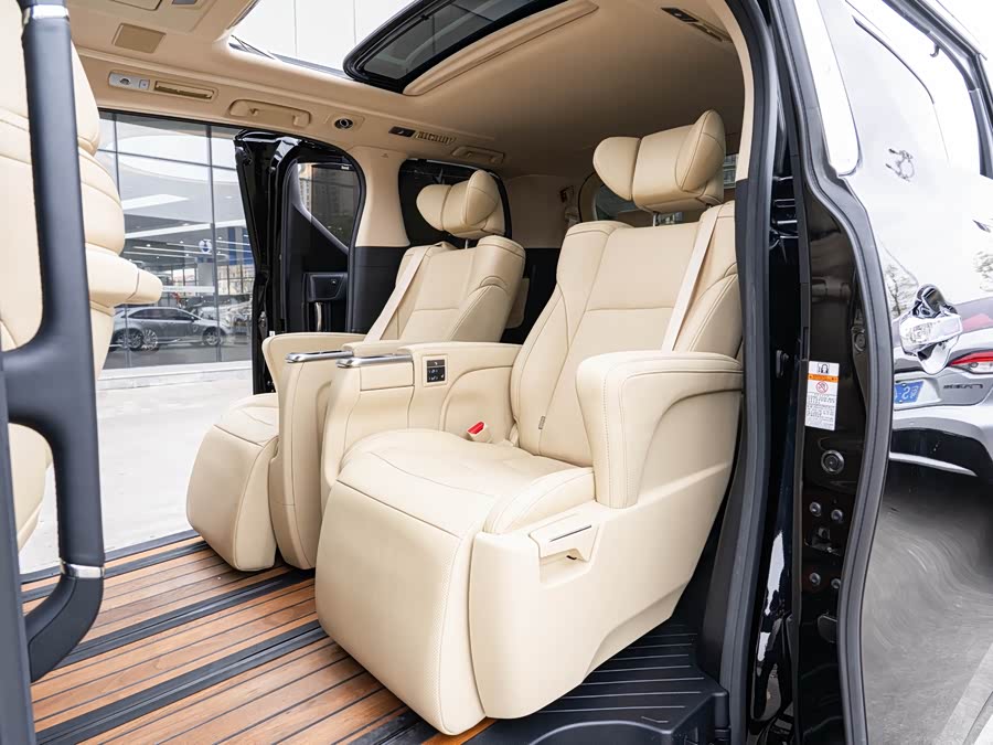 Toyota Alphard 2019 car image #11