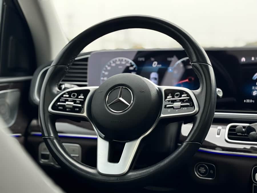 Mercedes-Benz GLE Class 2022 car image #11