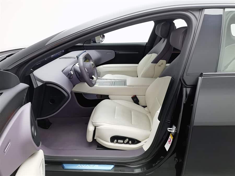 Avatr 12 2025 car image #11