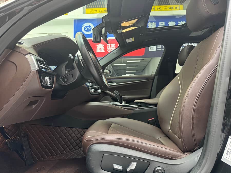 BMW 5 Series 2022 car image #11