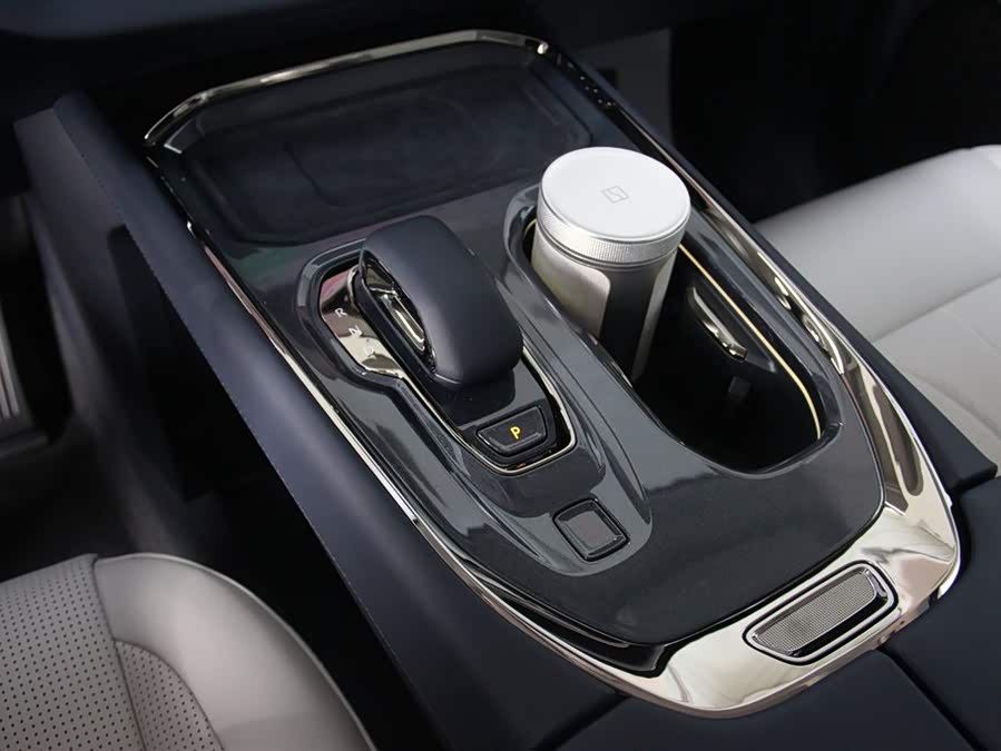 极氪 极氪009 2025 汽车图片 #11