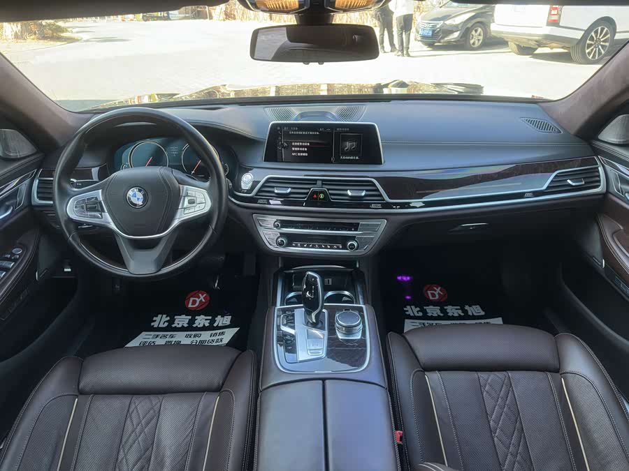 BMW 7 Series 2016 car image #11