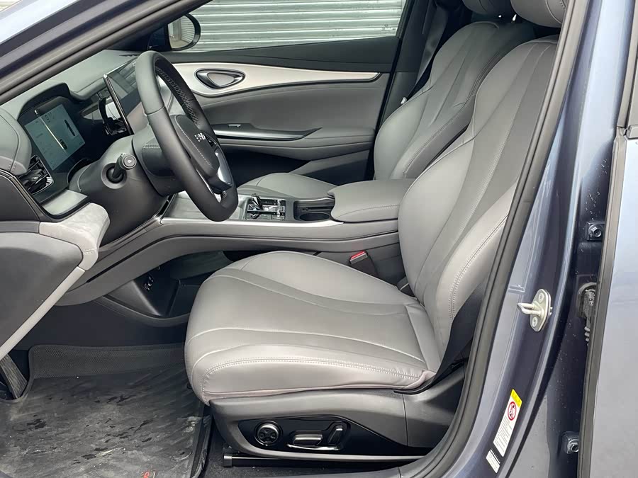 BYD Seal 07 DM-i 2024 immagine di auto #11