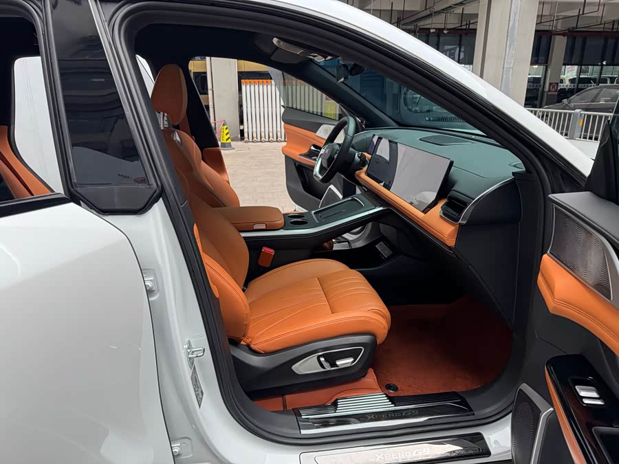 Xpeng G9 2025 car image #11