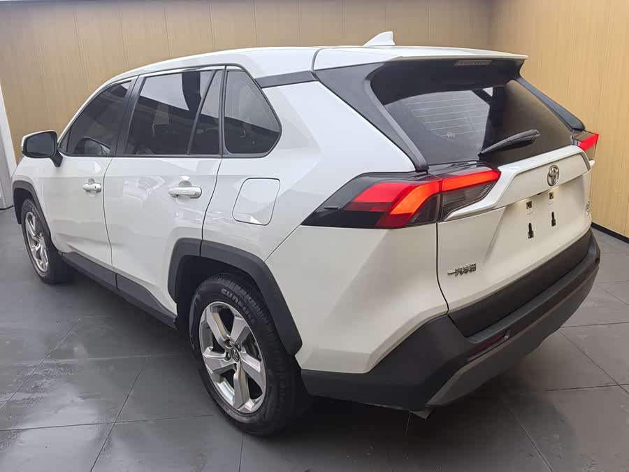 Toyota RAV4 2020 #11 Toyota RAV4 2020 car image #11