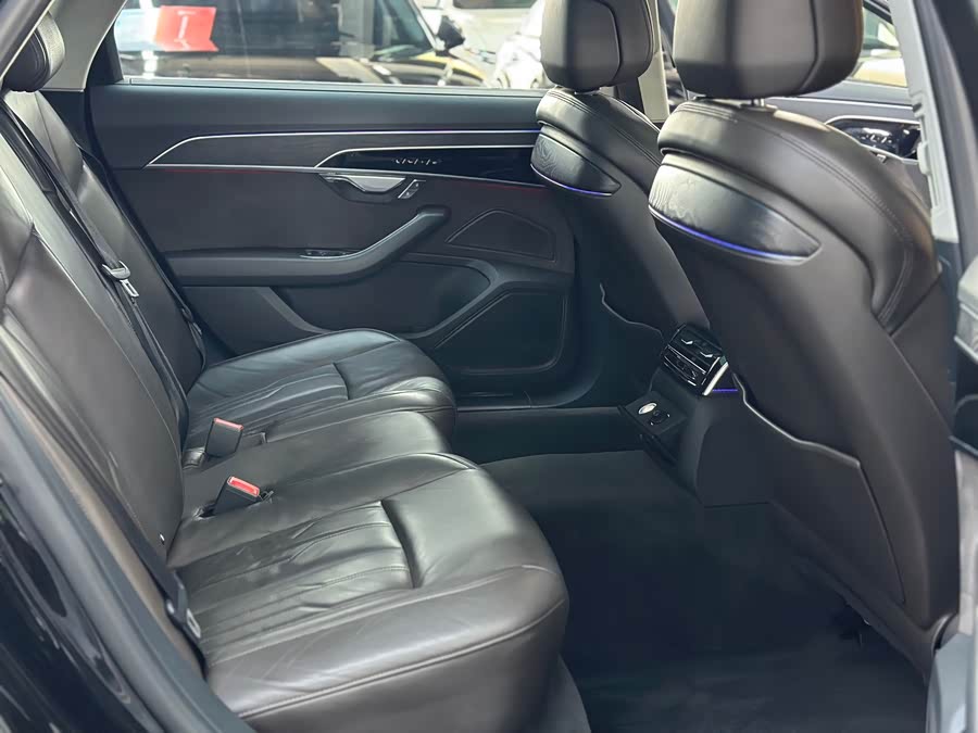 Audi A8 2019 imagem de carro #11