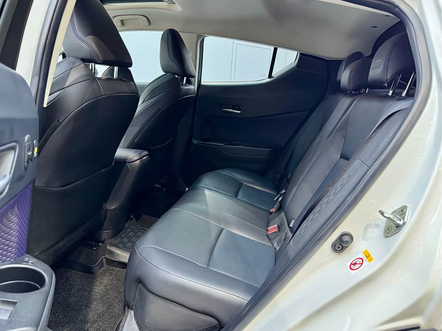 Toyota C-HR 2020 immagine di auto #11