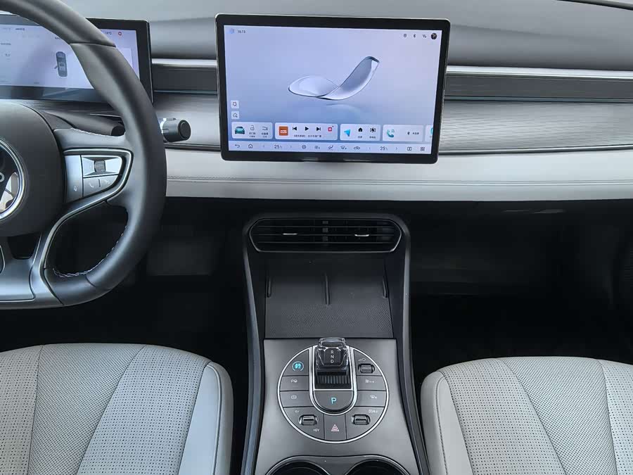 BYD Seal 05 DM-i 2025 car image #11