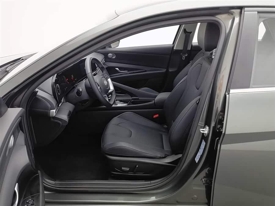 Hyundai Elantra 2023 immagine di auto #11