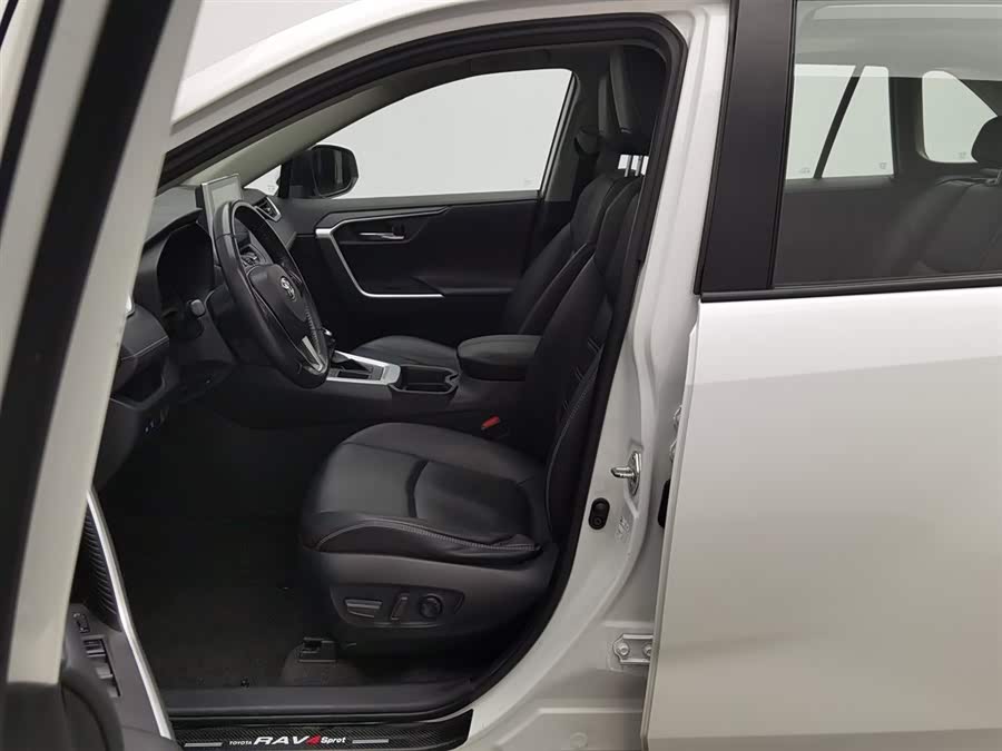 Toyota RAV4 2022 car image #11