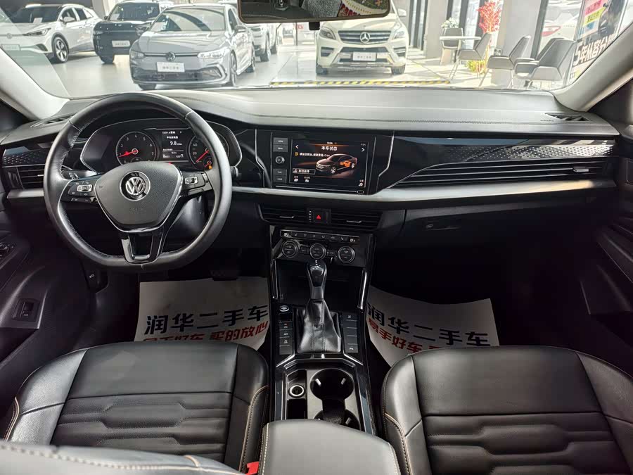 Volkswagen Passat 2019 car image #11
