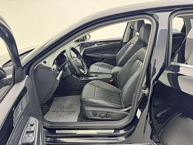 Volkswagen Passat 2023 imagen de coche #11