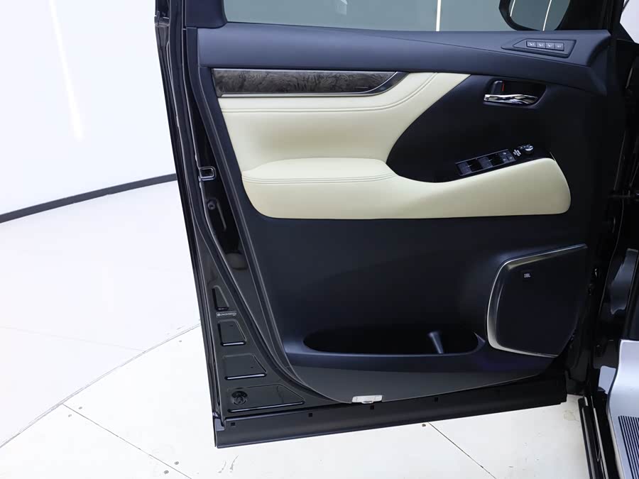 Toyota Vellfire 2022 #11 Toyota Vellfire 2022 صورة سيارة #11