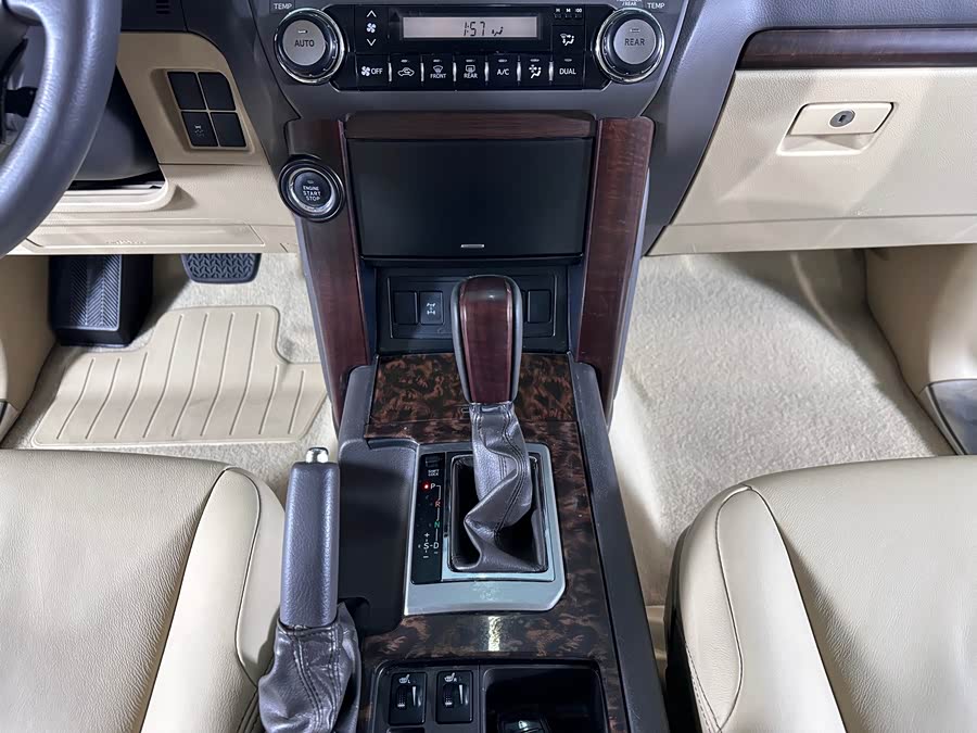 Toyota Land Cruiser Prado 2015 immagine di auto #11