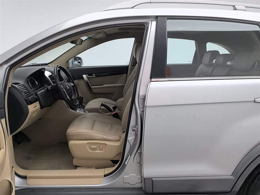 Chevrolet Captiva (Imported) 2010 car image #11