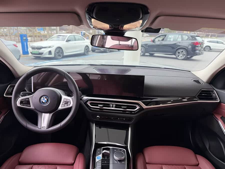 BMW i3 2024 car image #11