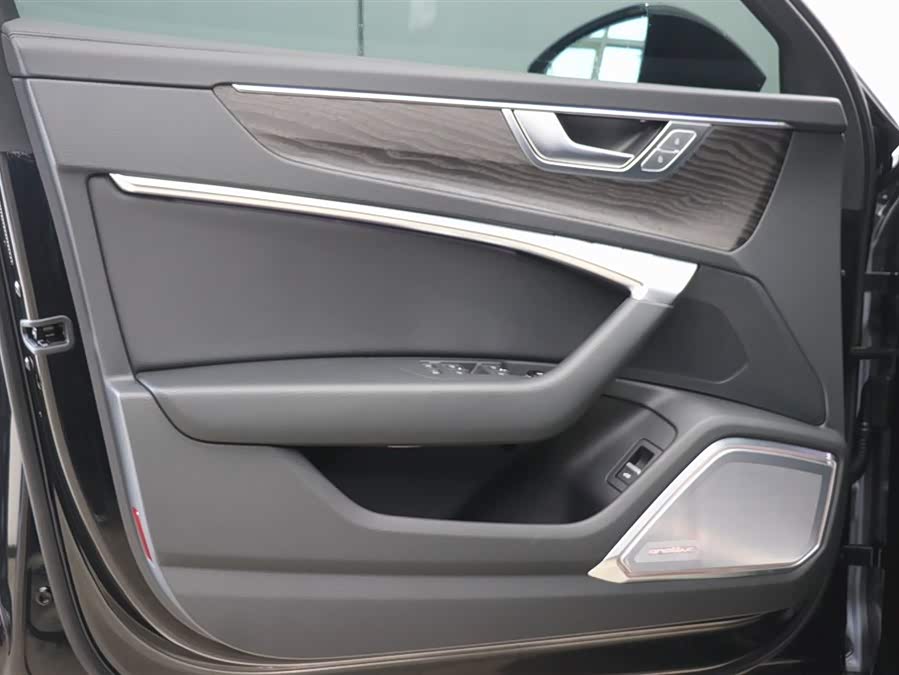 Audi A6L 2025 car image #11