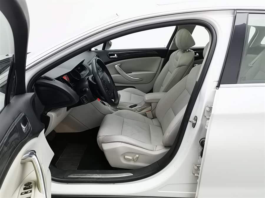 Citroen C5 2012 car image #11