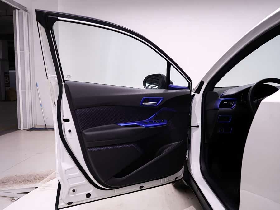 Toyota C-HR 2021 immagine di auto #11