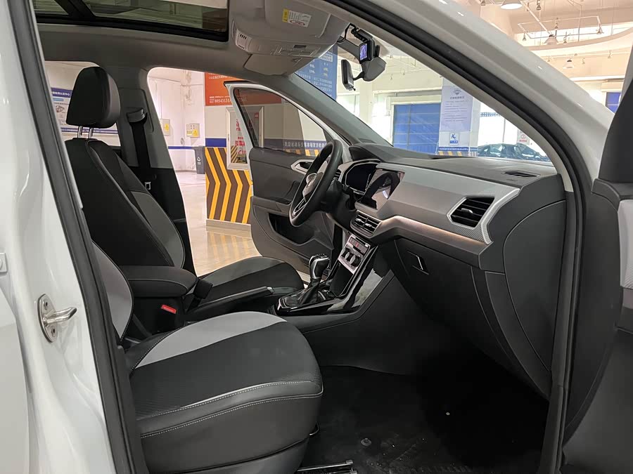 Volkswagen Tacqua 2021 car image #11