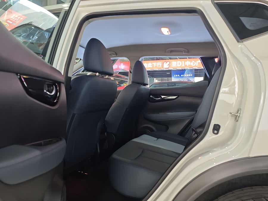 Nissan Qashqai 2025 car image #11