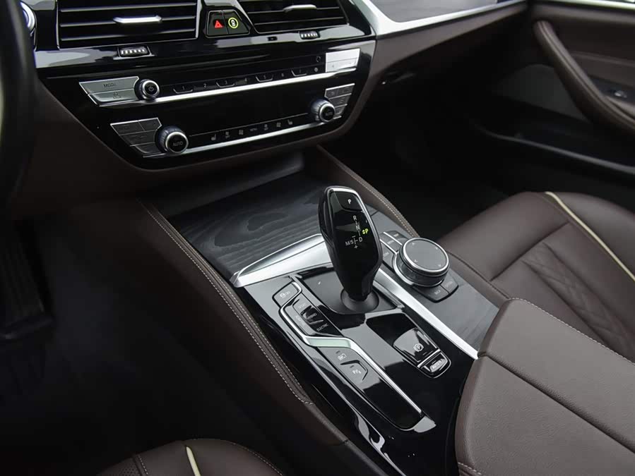 BMW 5 Series New Energy 2023 car image #11