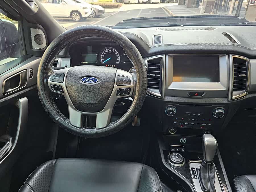 Ford Everest 2018 car image #11