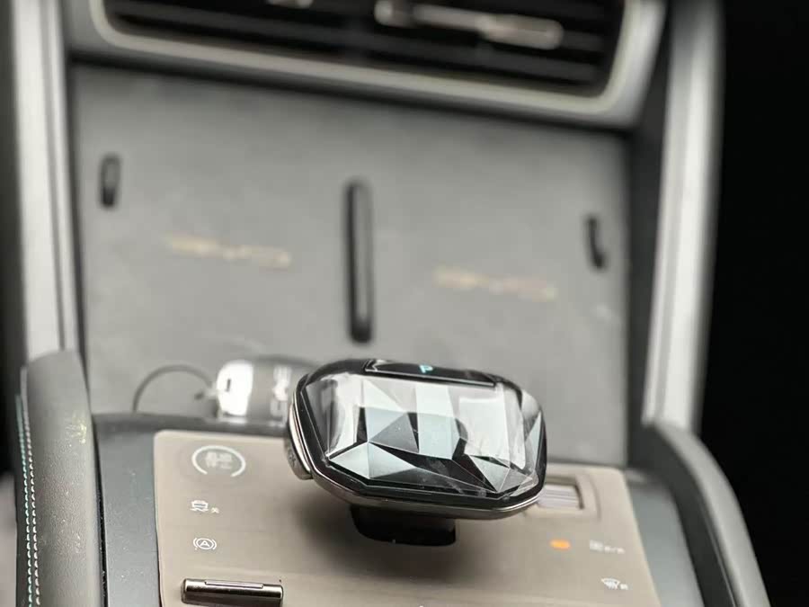 BYD Qin L 2025 immagine di auto #11