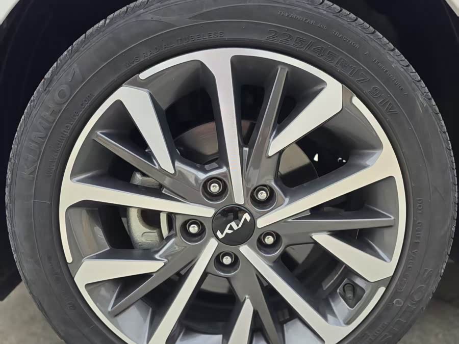 Kia K3 2022 car image #11