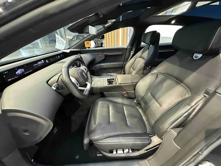 Avatr 12 2024 car image #11