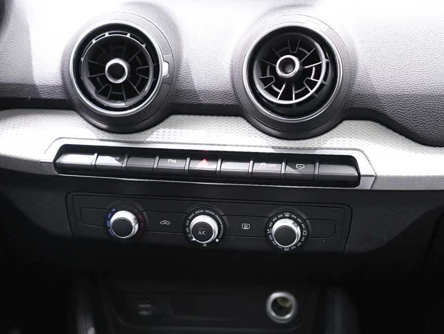 Audi Q2L 2020 imagem de carro #11