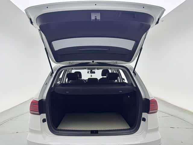 Volkswagen Tharu 2022 immagine di auto #11