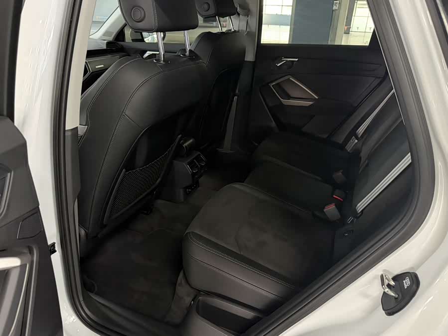Audi Q3 2023 car image #11