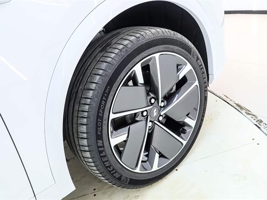 Li L7 2025 صورة سيارة #11