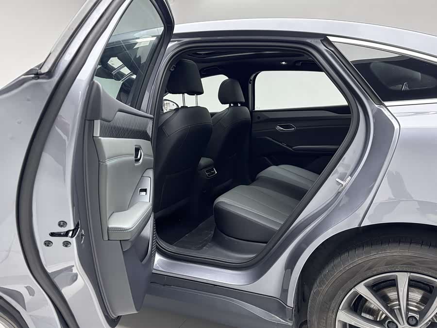 BYD Qin L 2025 car image #11