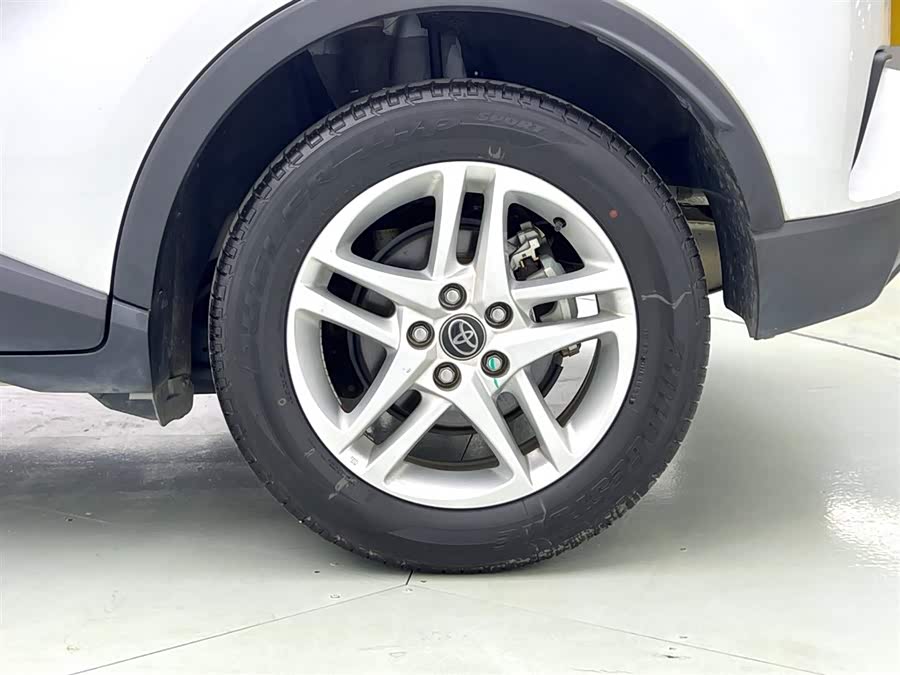 Toyota C-HR 2023 immagine di auto #11