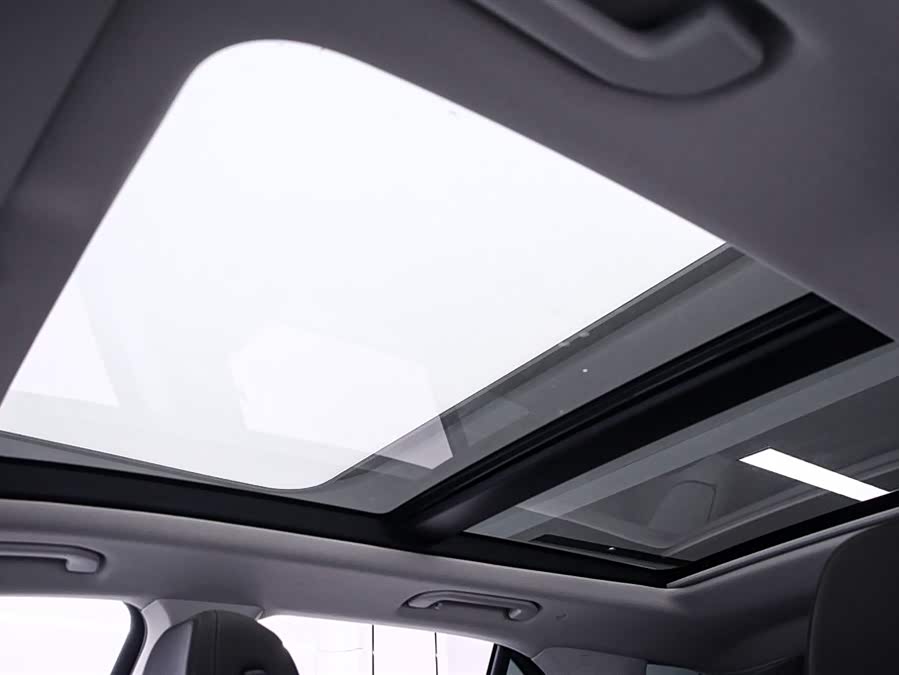 Mercedes-Benz GLE Class 2022 car image #11